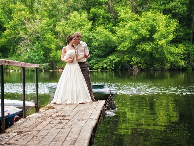 Свадьба у реки